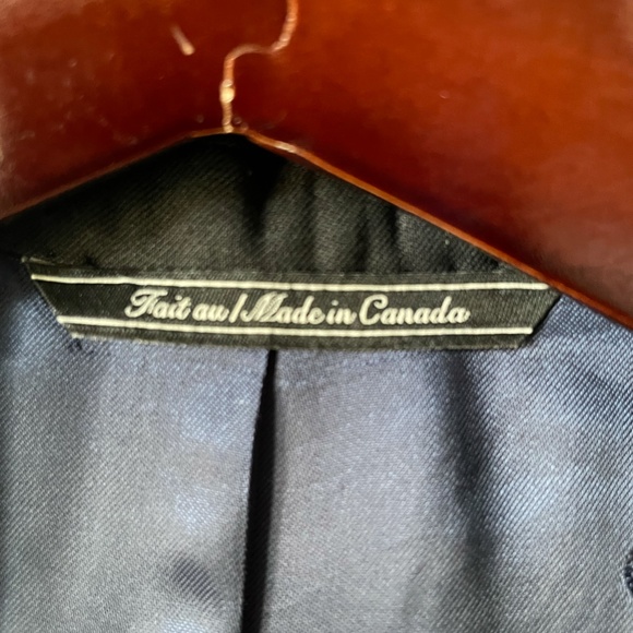 Beautiful Black Tux with Peak Lapel - Loro Piana Fabric - Picture 4 of 11